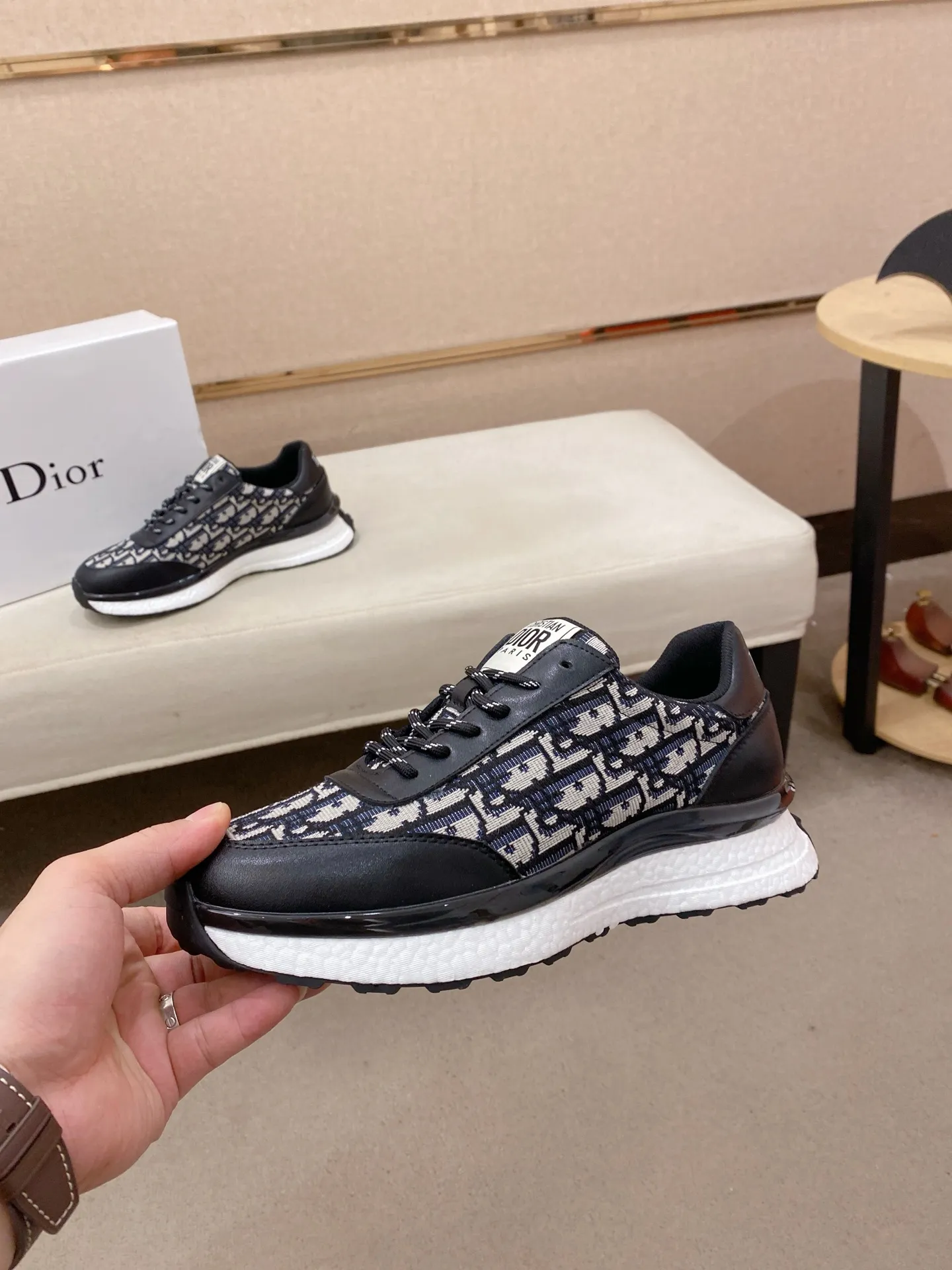 Men's shoes💰: 462💰 [Dior·Dior] New casual sports style men's shoes, new spring and summer design, perfect workmanship, lace-up style to create wardrobe quality, upper: imported first-layer cowhide, sheepskin lining is soft and comfortable, ultra-light TPU wear-resistant outsole, simple, versatile fashion men's shoes, excellent color code number 38--44. Can be customized 45 non-returnable